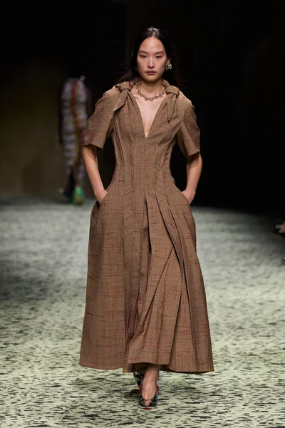 Look 46